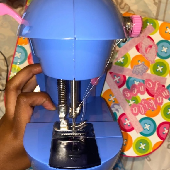 Child Sewing Machine - Picture 3 of 8